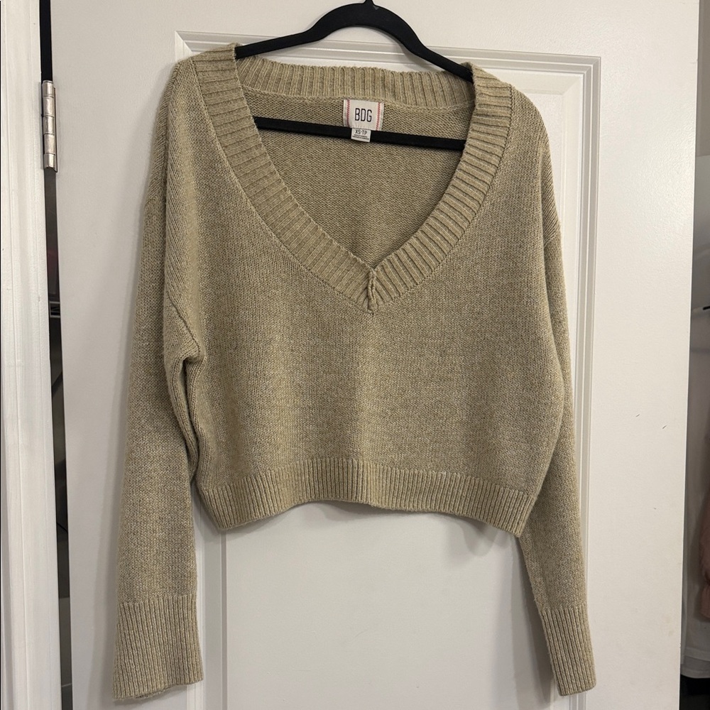 BDG V-Neck Sweater - Tan
